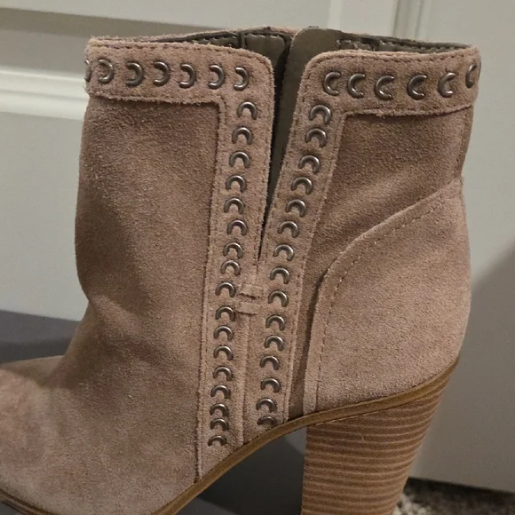 Vince Camuto Tan Ankle Boots - Picture 6 of 10